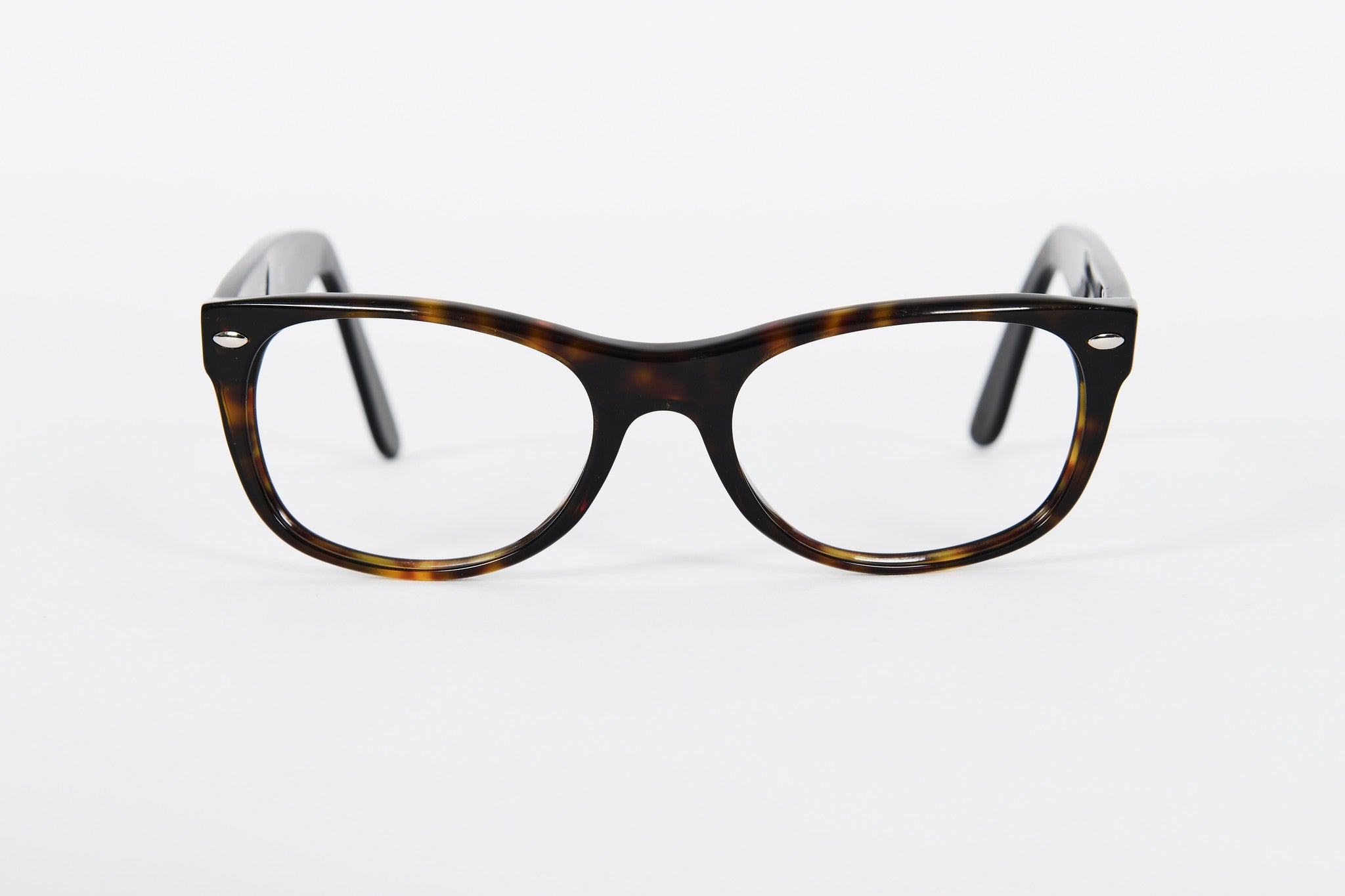 Dark tortoiseshell Wayfarer style Ray-Ban