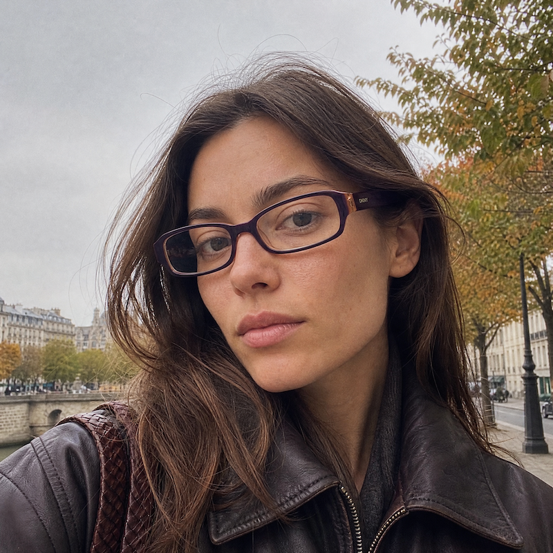 DKNY 4533 Women's Designer Glasses. Women's cheap designer glasses. Sustainable designer glasses. Women's designer glasses. 90s style glasses.