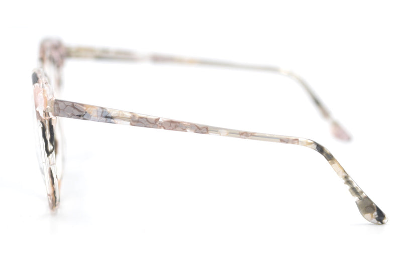 Marbled Zoe 80s oversized vintage sustainable glasses. 