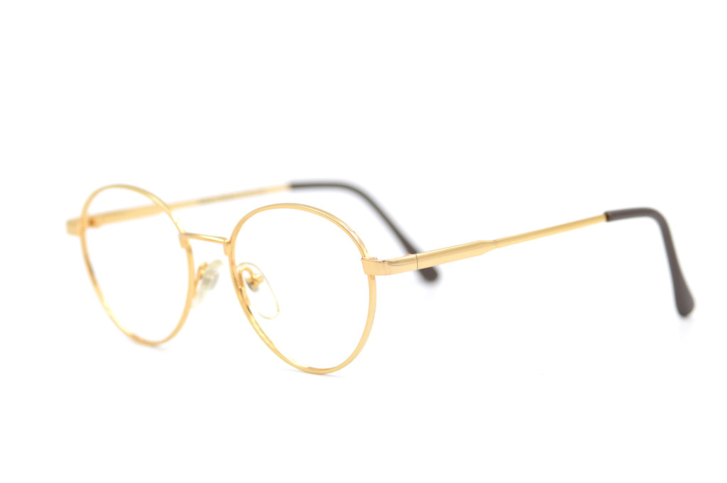 Dominica gold round vintage glasses. Unisex round glasses. Vintage glasses. Sustainable glasses. Sustainable eyewear. 