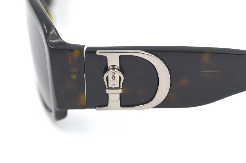 Dior Cottage 4 90s sunglasses. Women's Dior sunglasses. 90s Dior sunglasses, brown rectangular frames.