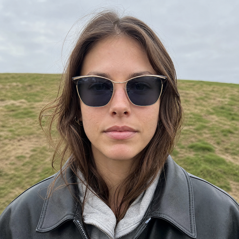 Donna Fontana 271 Sunglasses. Women's sustainable sunglasses. Rose gold and purple metal sunglasses. 