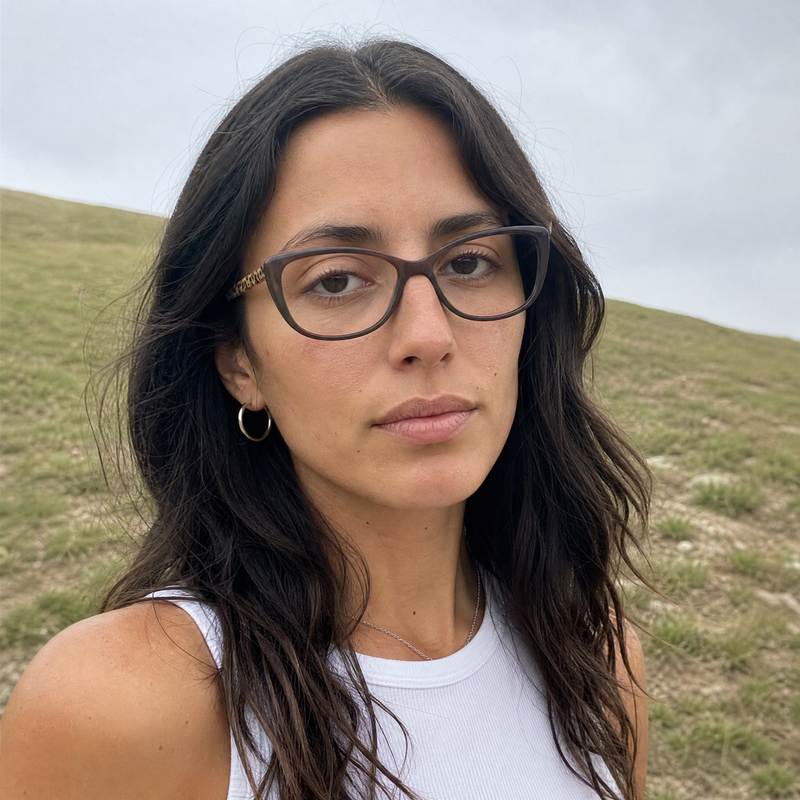 Isabell cat eye glasses. Sustainable glasses online. Brown cat eye glasses. 50s style cat eye glasses.
