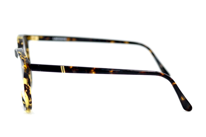Lacoste 906 unisex vintage glasses. Lacoste affordable glasses.
