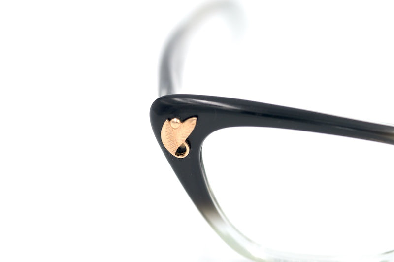 Shuna 50s vintage glasess. 50s cat eye glasses. Women's vintage glasses. Women's sustainable glasses. 