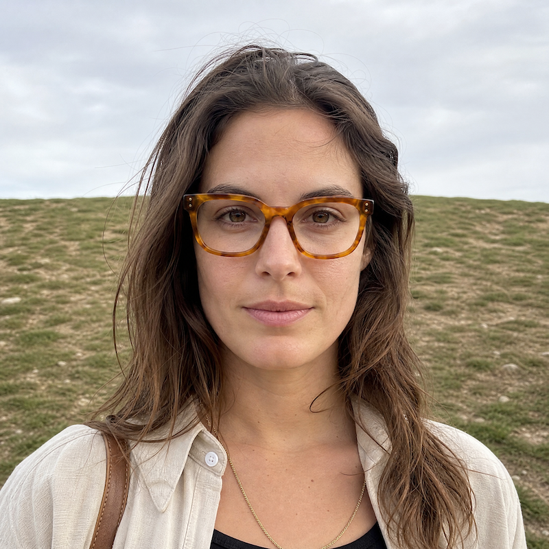 Stefania Glasses brown square women's glasses. 