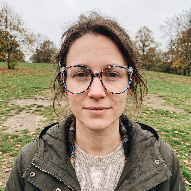Zoe by Brulimar 2298 women's 1980s oversized vintage glasses in multicolour blue