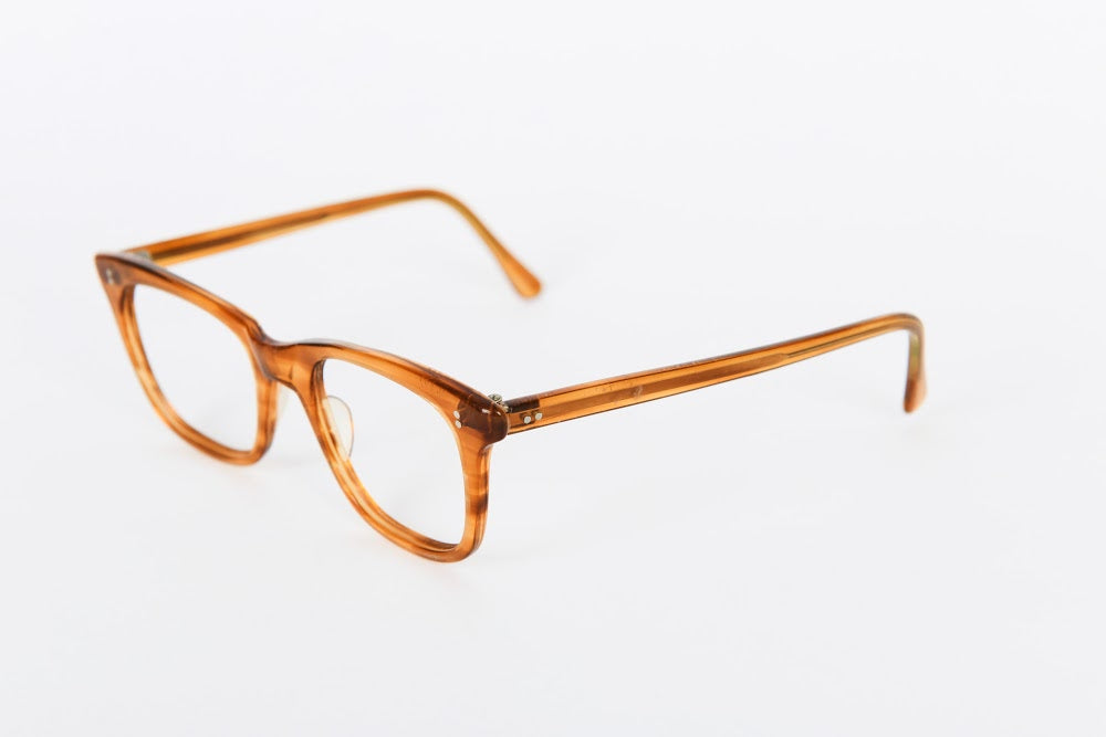 524 - 524 1940s-1960s Pale Tortoiseshell