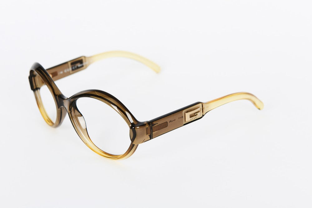 Gucci - Brown Rounded Plastic