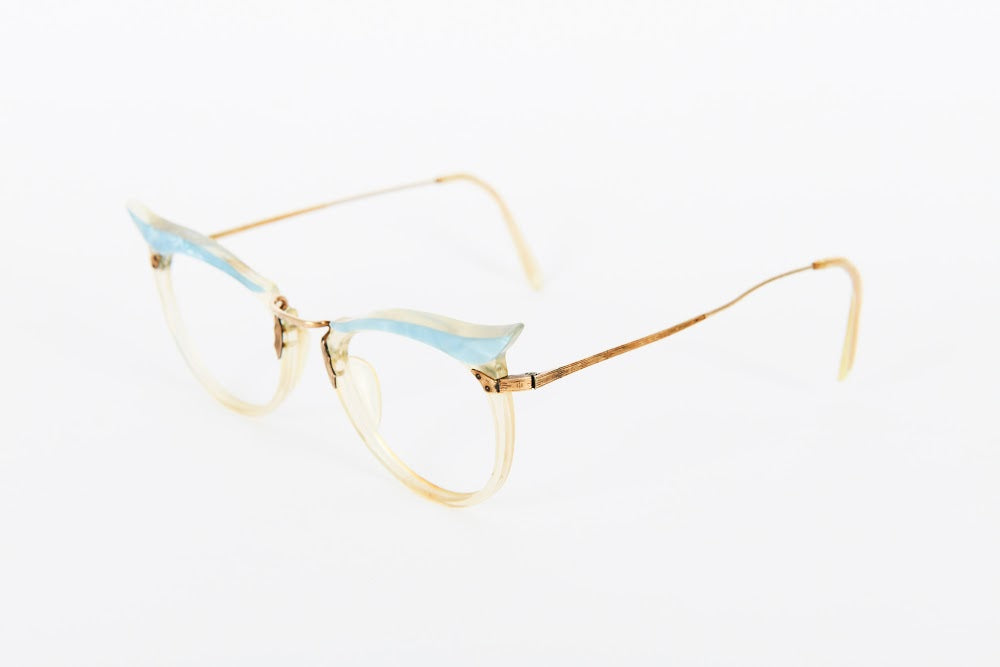 Cateye - 1940s-1960s Blue Champagne Cateye