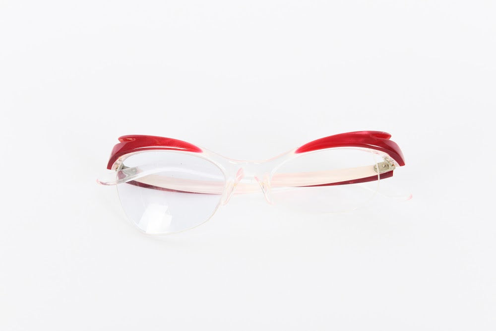 Cateye - 1940s-1960s Red Crystal Cateye